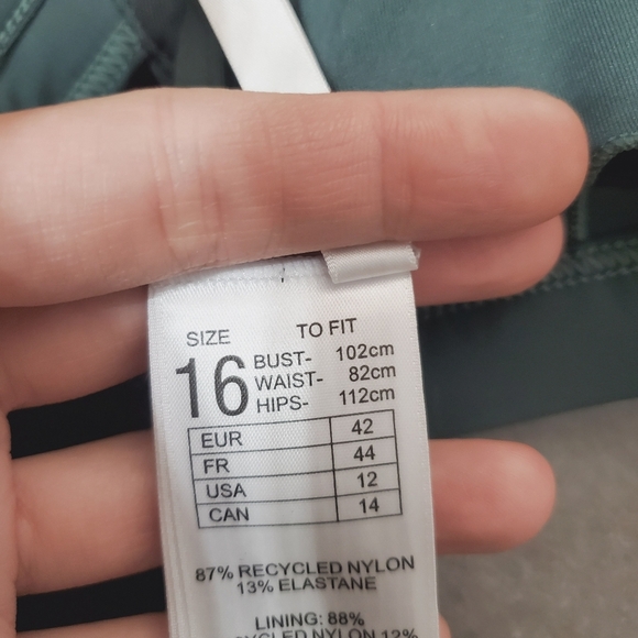 NWOT Seafolly Collective Hybrid Bralette Top Swimsuit. Green. Pads. 12US. - Picture 3 of 11